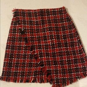 Stradivarius Red and Black A-line Mini Skirt with Asymmetrical Ruffles